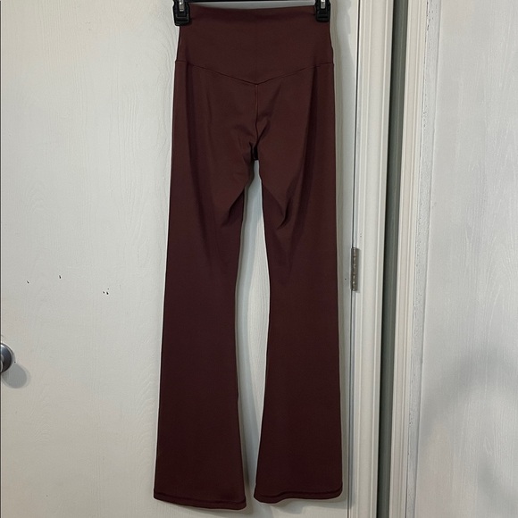Offline by Aerie Real Me Flare Hi-Rise Chocolate Leggings Size Medium - Picture 8 of 12
